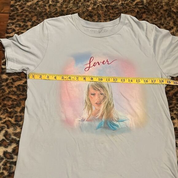 Taylor Swift Blue Multi Color Center Lover Swiftie Graphic Shirt Music Singer - Picture 5 of 10